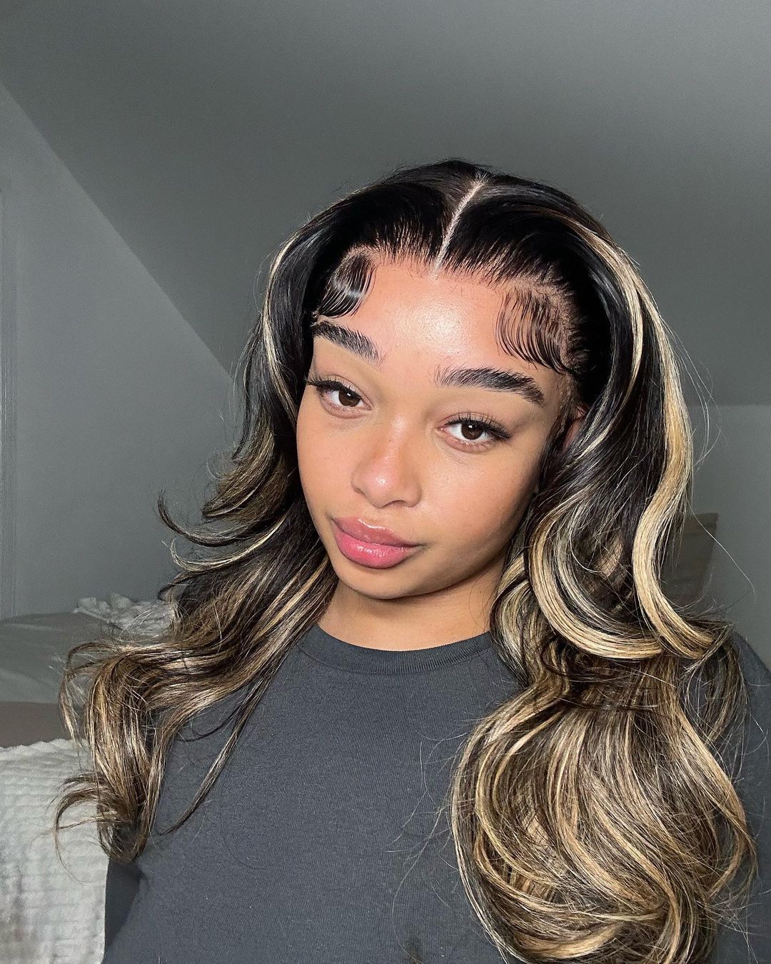 Highlight 1b/22 Barrel Curls 13x4 Lace Wig 20 inch